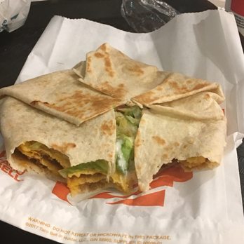 Taco Bell / KFC - Wow unbelievable so gross I deserve a refund, never coming back - Fast Food Near Me - Bushnell, Florida