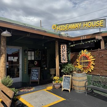 Hideaway House - Front door - Pizza Near Me - Sedona, Arizona Hideaway House - Front door - Pizza Near Me - Sedona, Arizona