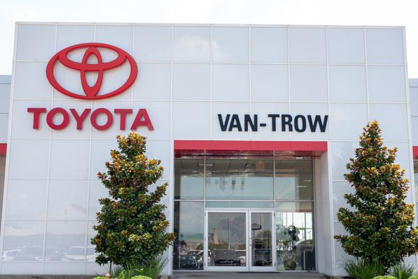 van trow toyota used