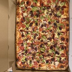 Navona Pizzeria - Party size pizza