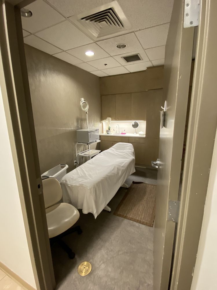 DILLARD’S 38 Photos & 85 Reviews 6900 E Camelback Rd, Scottsdale