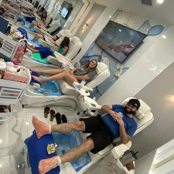 Pamper Me Nails & Spa - Nail Salons Near Me - Hesperia, California