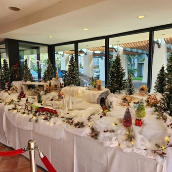 Bahia Resort Hotel - Christmas 2025 lobby decor - San Diego, CA