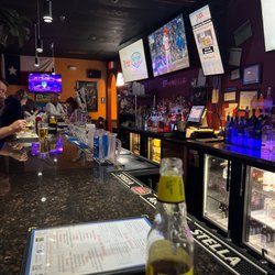 Jaxx Pub & Grill - Bad replacement for Qbar