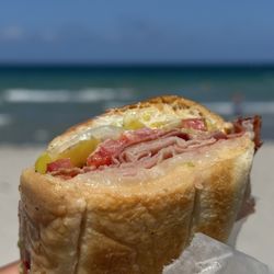 Lou's Giant Subs