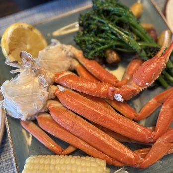 Viewpoint Neighborhood Kitchen - AYCE Wednesday crab special - New American Near Me - El Cajon, California Viewpoint Neighborhood Kitchen - AYCE Wednesday crab special - New American Near Me - El Cajon, California