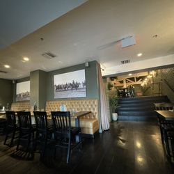 Roosevelts - Upstairs seating
