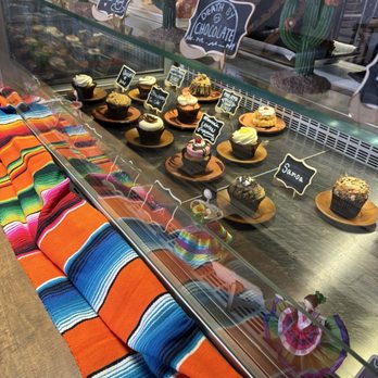 Max's Cakes - Custom Cakes Near Me - Hayward, California