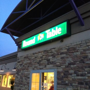 Round Table Pizza - the outside of the restaurant - Pizza Near Me - Richland, Washington