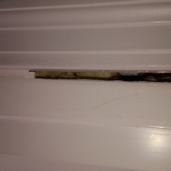 Meyer Windows, Doors & More - no backing for caulk and missing a lot of insulation. - Windows Installation Near Me - Cincinnati, Ohio Meyer Windows, Doors & More - no backing for caulk and missing a lot of insulation. - Windows Installation Near Me - Cincinnati, Ohio