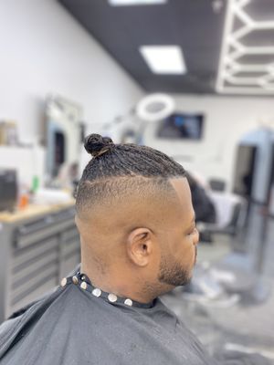 Chap's Barbershop by null