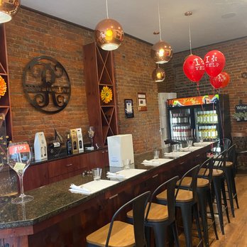 Refucilo Winery - Inside - Wine Tasting Room Near Me - Pittsburgh, Pennsylvania