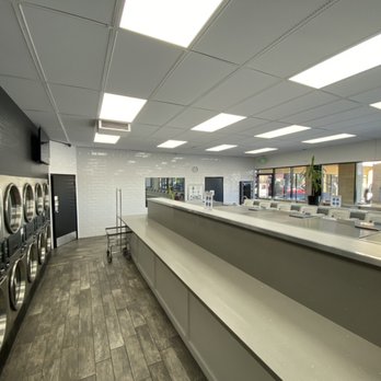 Paramount Coin Laundry - Laundromat Near Me - Paramount, California Paramount Coin Laundry - Laundromat Near Me - Paramount, California