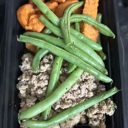 Lean ground turkey, steamed green beans and roasted sweet potatoes Lean ground turkey, steamed green beans and roasted sweet potatoes