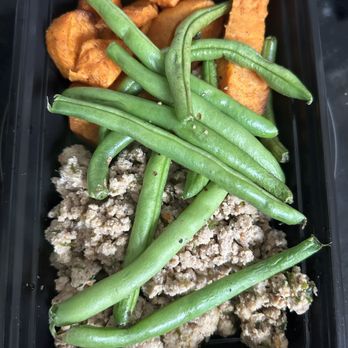 AthleticsFit - Lean ground turkey, steamed green beans and roasted sweet potatoes - Food Delivery Services Near Me - Miami Shores, Florida AthleticsFit - Lean ground turkey, steamed green beans and roasted sweet potatoes - Food Delivery Services Near Me - Miami Shores, Florida