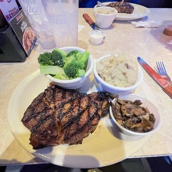 Bubba's 33 - Pizza Near Me - Midland, Texas