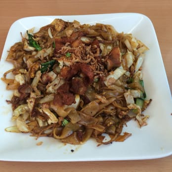 Borneo Eatery - #13 Kwe Tiau Goreng Indo / Indo Fried Flat Rice Noodle - Indonesian Near Me - Alhambra, California Borneo Eatery - #13 Kwe Tiau Goreng Indo / Indo Fried Flat Rice Noodle - Indonesian Near Me - Alhambra, California