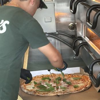 Ben's pizza - Margarita pizza - Pizza Near Me - Miami, Florida