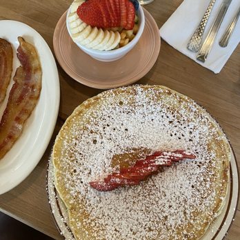 Comfort & Floyd - Breakfast & Brunch Near Me - Philadelphia, Pennsylvania Comfort & Floyd - Breakfast & Brunch Near Me - Philadelphia, Pennsylvania