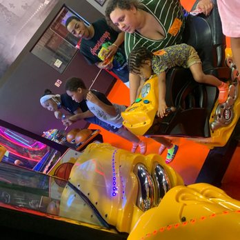 Sky Zone Schererville - Trampoline Parks Near Me - Schererville, Indiana Sky Zone Schererville - Trampoline Parks Near Me - Schererville, Indiana