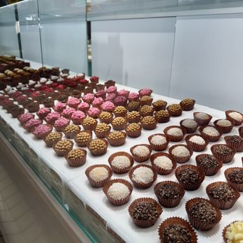 Chocollata Brigadeiros - Union Station - Beautiful brigadeiros - Chocolatiers & Shops Near Me - Toronto, Ontario Chocollata Brigadeiros - Union Station - Beautiful brigadeiros - Chocolatiers & Shops Near Me - Toronto, Ontario