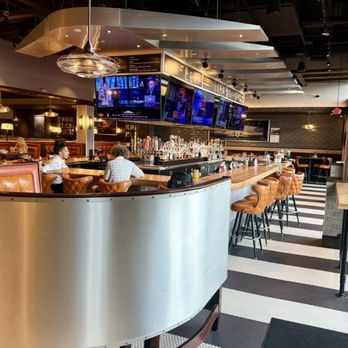 Maggie McFly's | Springfield - Bar side dining area - American Near Me - Springfield, Virginia