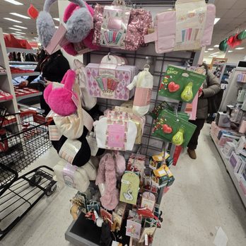 TJ MAXX - Updated January 2026 - 25 Photos & 73 Reviews - 1630 E 15th