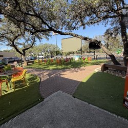 Little Woodrow's Stone Oak