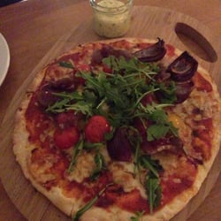 Torget - Pizza med gravad oxfilé
