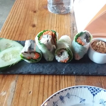 Bida Manda - Fresh Veggie Summer Rolls - Laotian Near Me - Raleigh, North Carolina