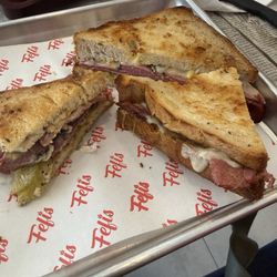 Fefis - A really good Reuben
