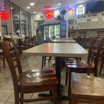 Papa Joe's Pizza - Inside seating - Pizza Near Me - Riverside, California