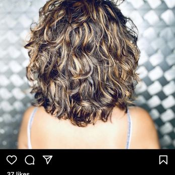 VMA Curls - Picture taken by Suzy the day of my first visit, not bad (although ring light and filter might have helped) - Hair Stylists Near Me - Grand Terrace, California VMA Curls - Picture taken by Suzy the day of my first visit, not bad (although ring light and filter might have helped) - Hair Stylists Near Me - Grand Terrace, California