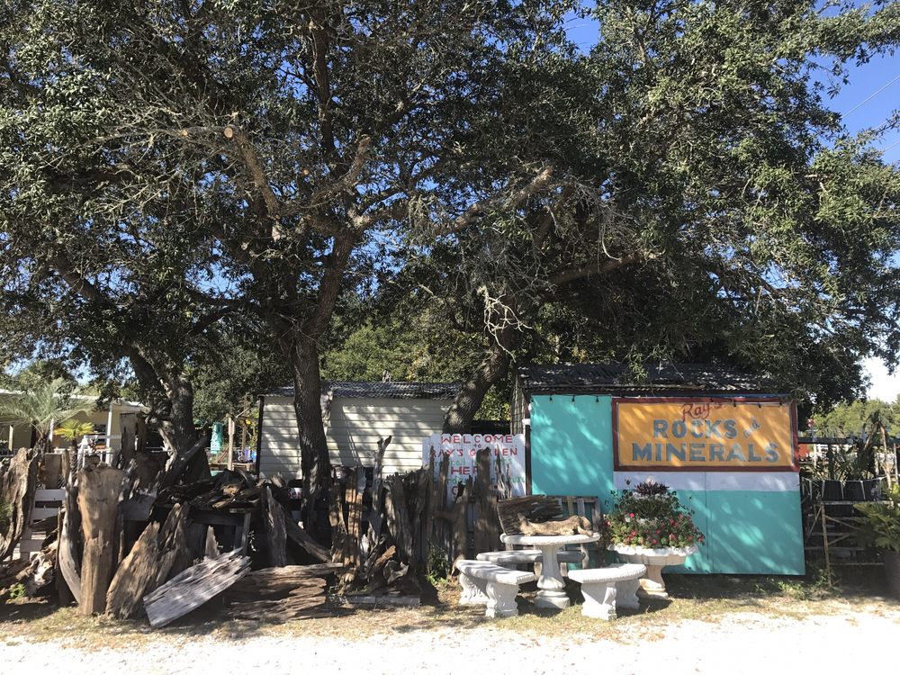 RAY’S ROCKS AND MINERALS Updated June 2024 331 Magnolia Dr, Panama