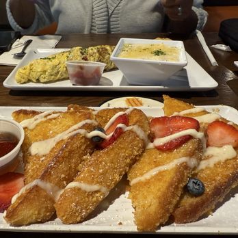 Gochas Breakfast Bar | Cascade - French toast - Wine Bars Near Me - Atlanta, Georgia