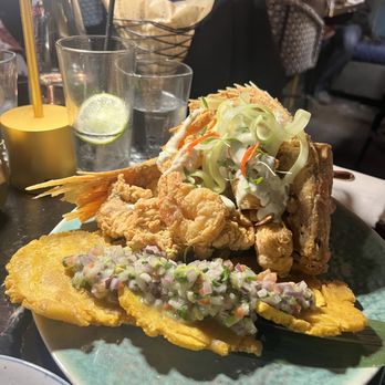 CVI.CHE 105 - Fried snapper - Peruvian Near Me - Miami, Florida