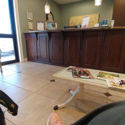 Greater Mobile Laser Aesthetic Center - Great waiting area, relaxing environment. The wait is only 5 minutes so don't get comfy.