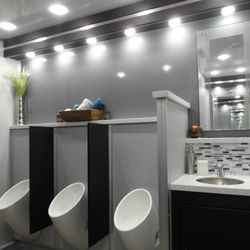 10 stall Restroom trailer