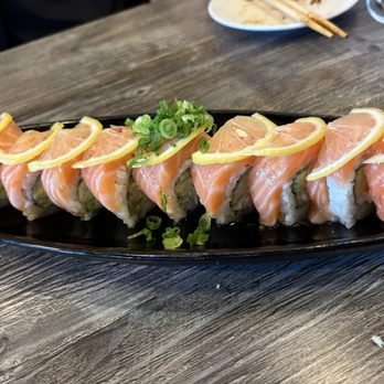 Kyuko Sushikaya - The super nice waiter recommended this one as his favorite and it did not disappoint. This is the Citrus Roll. - Sushi Bars Near Me - Corona, California Kyuko Sushikaya - The super nice waiter recommended this one as his favorite and it did not disappoint. This is the Citrus Roll. - Sushi Bars Near Me - Corona, California