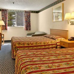 Travelodge by Wyndham Mammoth Lakes - Standard Two Queen Bed Room