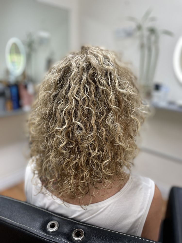 Marlena Joy Beauty Studio Logo