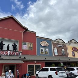 Exterior photo of Three Bears General Store - Pigeon Forge, Tennessee Exterior photo of Three Bears General Store - Pigeon Forge, Tennessee