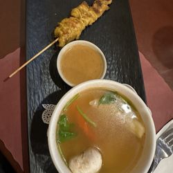 Baan Thai Sabaidee - Tom yum soup and skewer