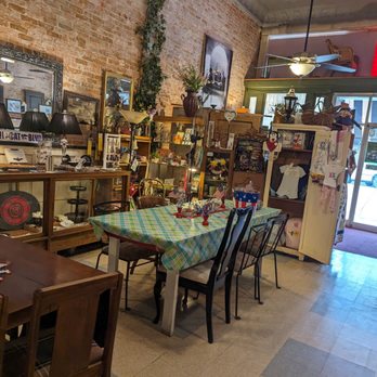 Amanda's Bakery & Bistro - Bakeries Near Me - Abilene, Kansas Amanda's Bakery & Bistro - Bakeries Near Me - Abilene, Kansas