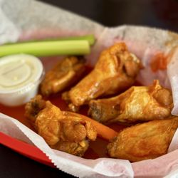 O'Shucks! Oyster Bar And Grill - Hot wet wings