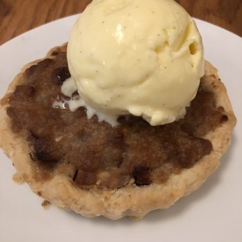 LeoGreta - Apple strudel with Millie's ice cream - Italian Near Me - Carnegie, Pennsylvania LeoGreta - Apple strudel with Millie's ice cream - Italian Near Me - Carnegie, Pennsylvania