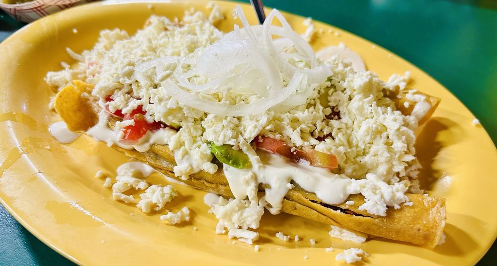 Food from Taqueria El Cometa