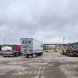 Dukes Diner - Truck Parking
