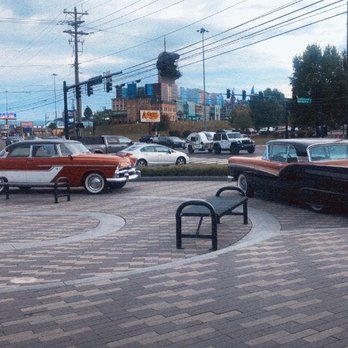 Sunliner Diner - Vintage cars - Diners Near Me - Pigeon Forge, Tennessee Sunliner Diner - Vintage cars - Diners Near Me - Pigeon Forge, Tennessee