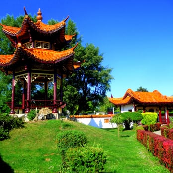 Sichuan - Gardens in springtime - Chinese Near Me - Vienna, 9
